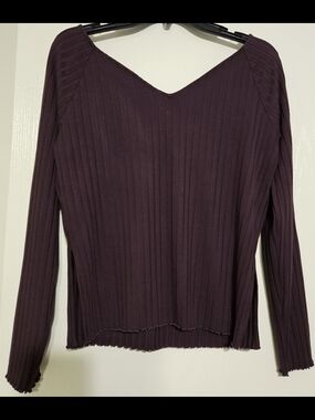 Banana Republic V-Neck Ribbed Top — Brown, size Large.